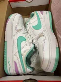 Women’s Nike gamma force’s size 9