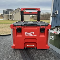 Milwaukee PACKOUT Rolling Tool Box 