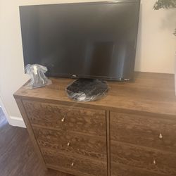 Two 32” TCL Roku Smart TVs (Model 32S301)—Excellent Condition