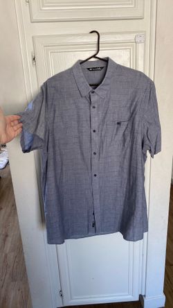 Travis Mathew Mens shirt