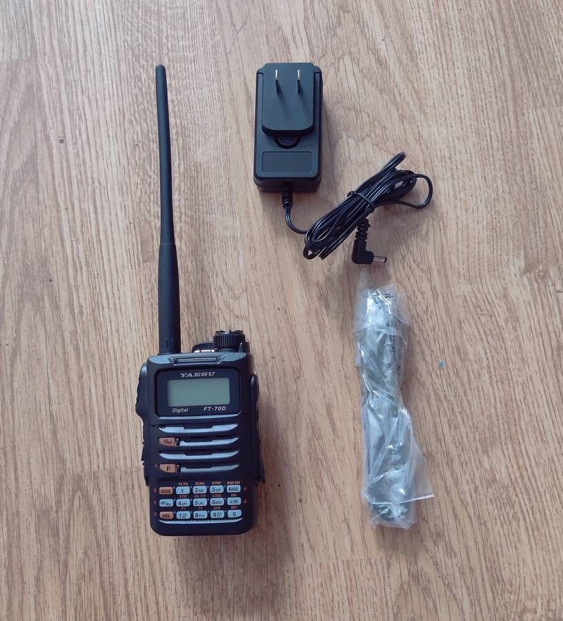 Yaesu FT-70DR C4FM 144/430MHz Dual Band Digital Handheld Transceiver