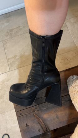 Boots black