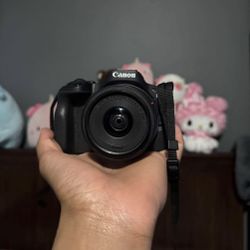 Canon EOS R50