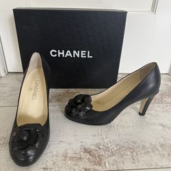 Authentic Chanel CC Black Leather Camellia Pumps Size 38
