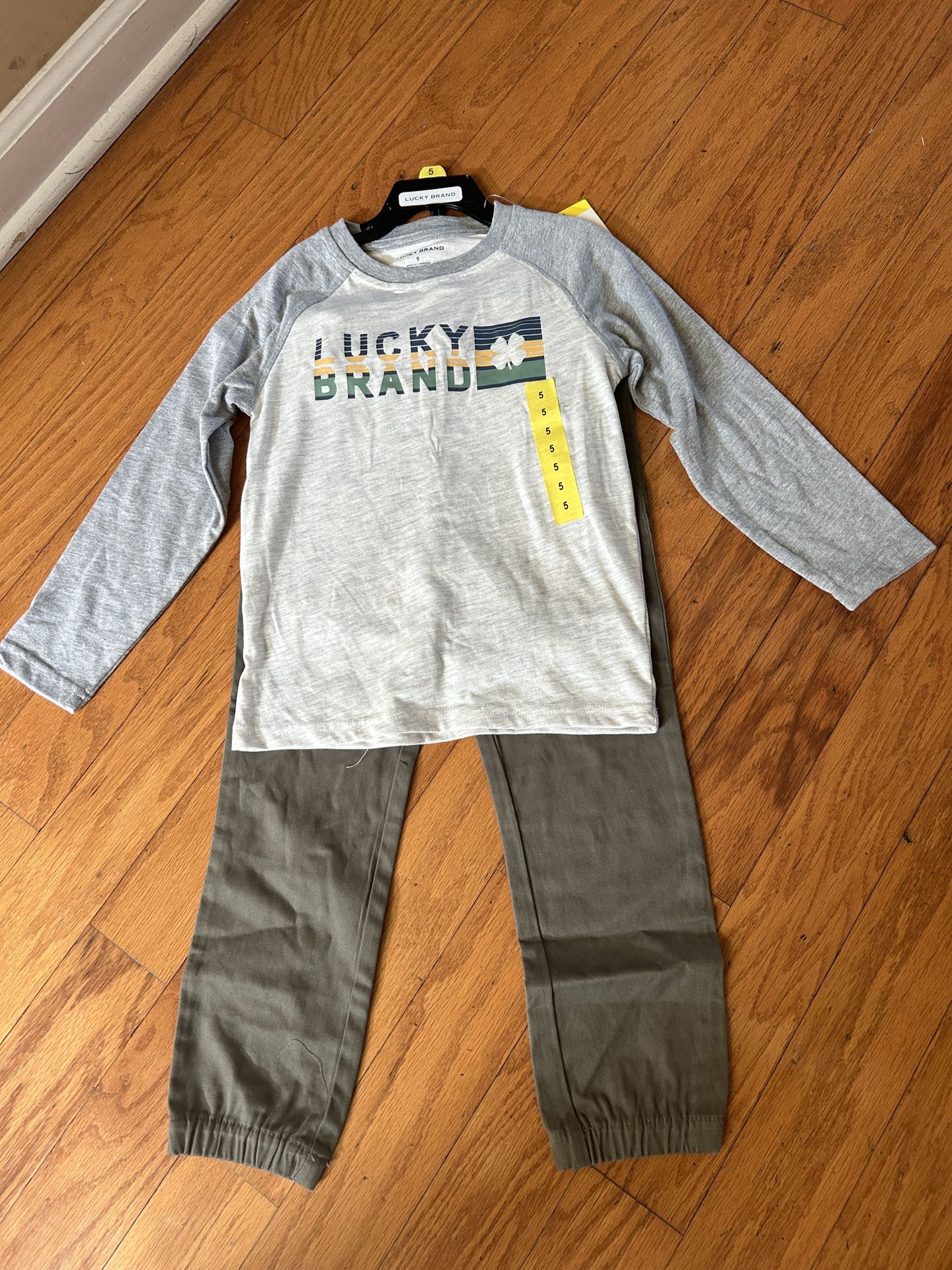 NWT Lucky Brand boys 2pcs outfit set size 5