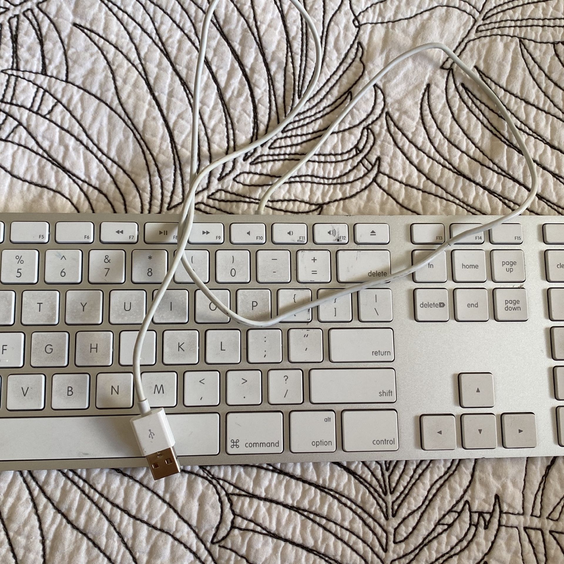 Apple wired keyboard