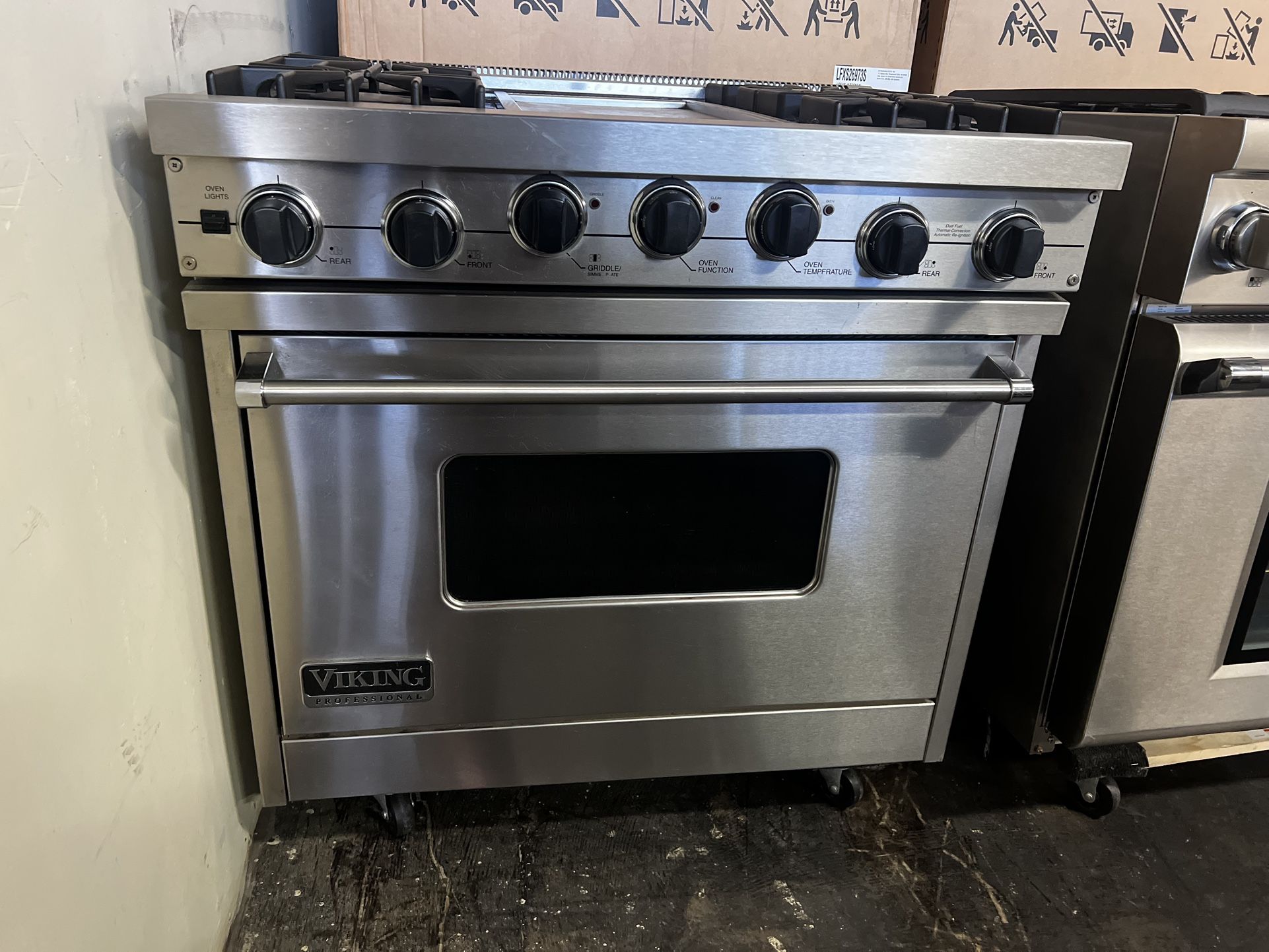 Viking 36”Wide Dual Fuel Range Stove Stainless Steel With Griddle