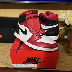 Brand New Nike Air Jordan Retro 1 Chicago Snakeskin Womans Size 12, Mens Size 10.5, Not Travis Scott, Union, Supreme, LV, 