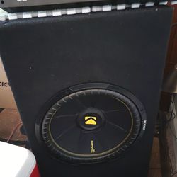 15 inch kicker competition with a 2800 Rockville audio Amp