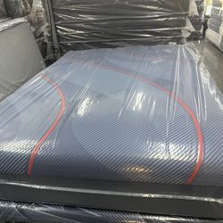 QUEEN SIZE SEALY POSTUREPEDIC HYBRID (FIRM) MATTRESS & BOX SPRING BED SET