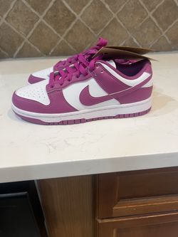 Nike Dunk Women’s size 8 women brand new