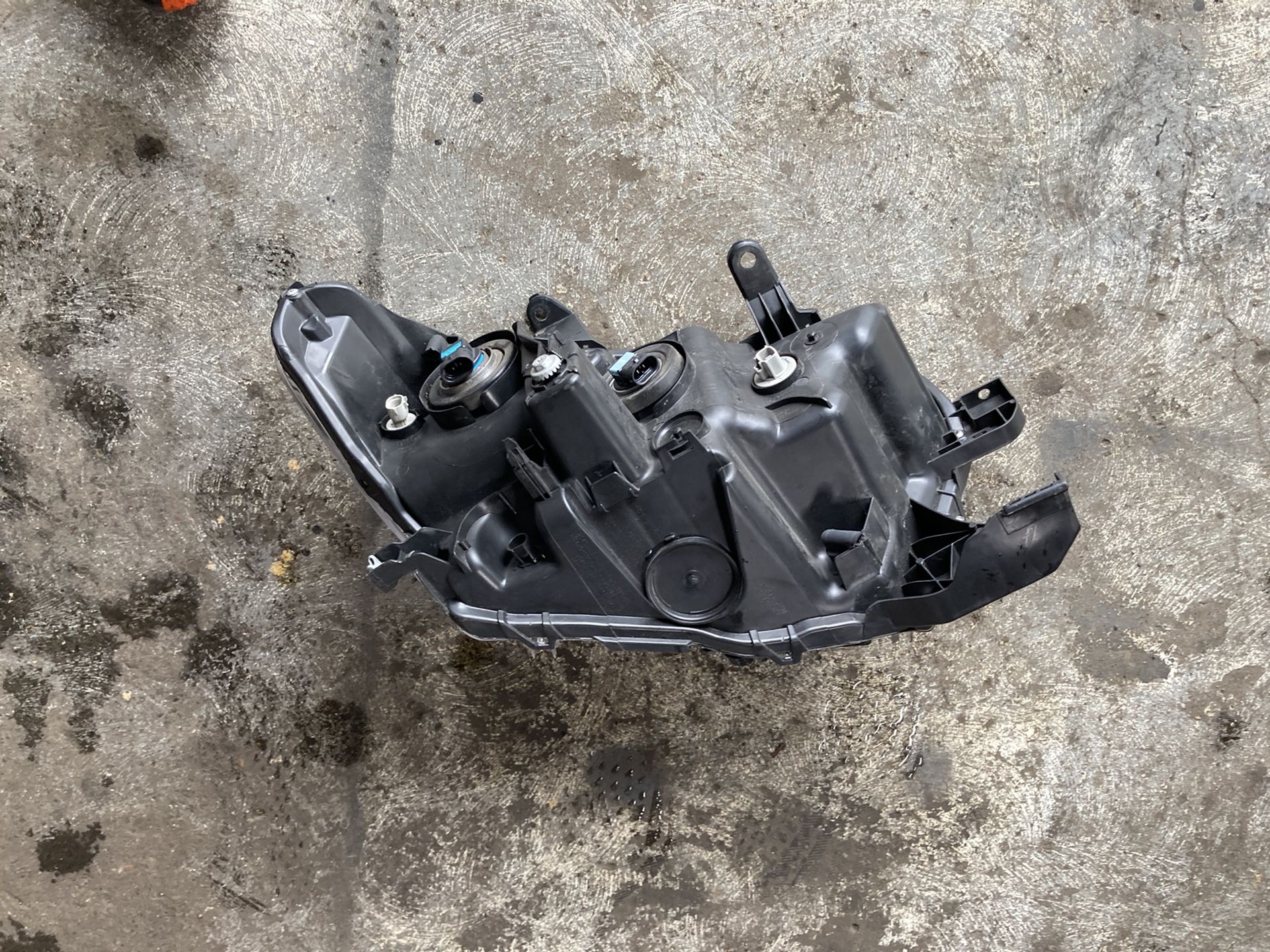 2018 Toyota Tacoma headlight