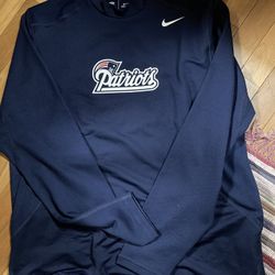 NEW XL Patriots Football Men’s Long Sleeve Jersey