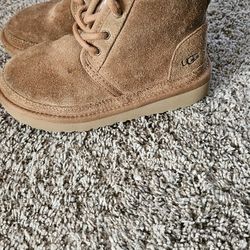 Kids UGG Chukka Boots