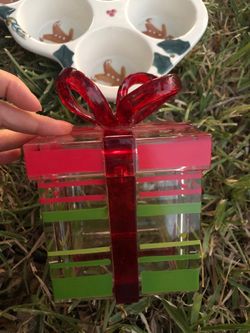 Festive container With magnet