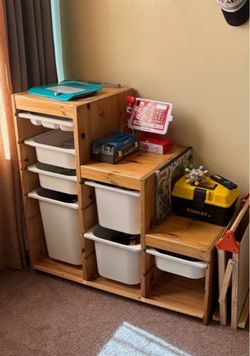 Toy storage cubby