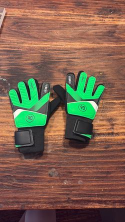 Soccer gloves