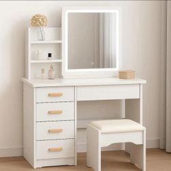 White Vanity With Mirror