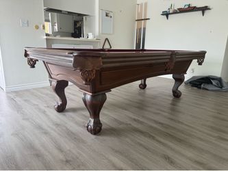 Pool table 8ft- New Felt- New pockets- Color of choice- Free Delivery