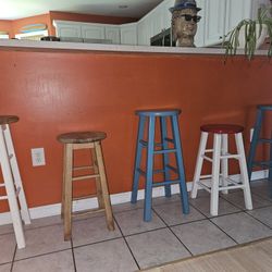 Barstools 3@29", 2@ 24"