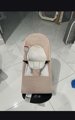 Baby bjorn bouncer