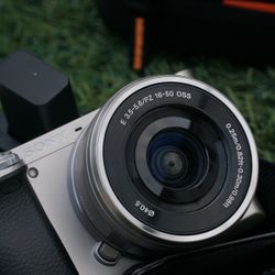 Sony A6000 + Extras 
