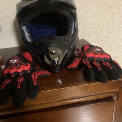 A Large Helmet With XLGloves