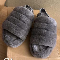 UGG FLUFF SLIDES