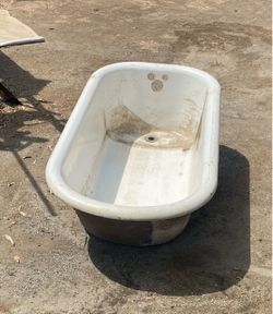 Vintage Cast Iron Clawfoot Bathtub