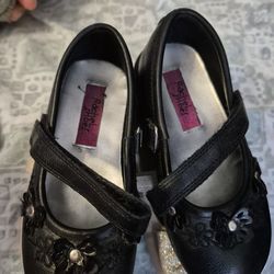 Girls black flats
