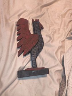 Wooden farmhouse rooster