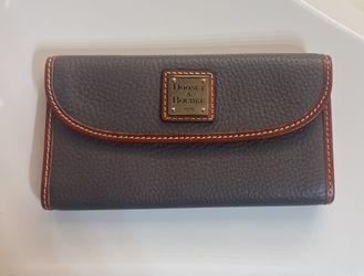 NEW! Dooney & Burke Pebble Grain Leather Wallet