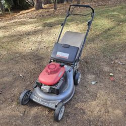 Honda HRT216 Self-propelled Lawn Mower Needs Tune Up 
