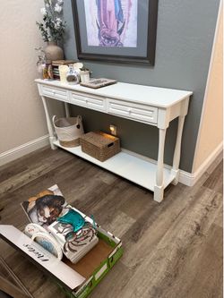 Two tables one indoor / outdoor rug