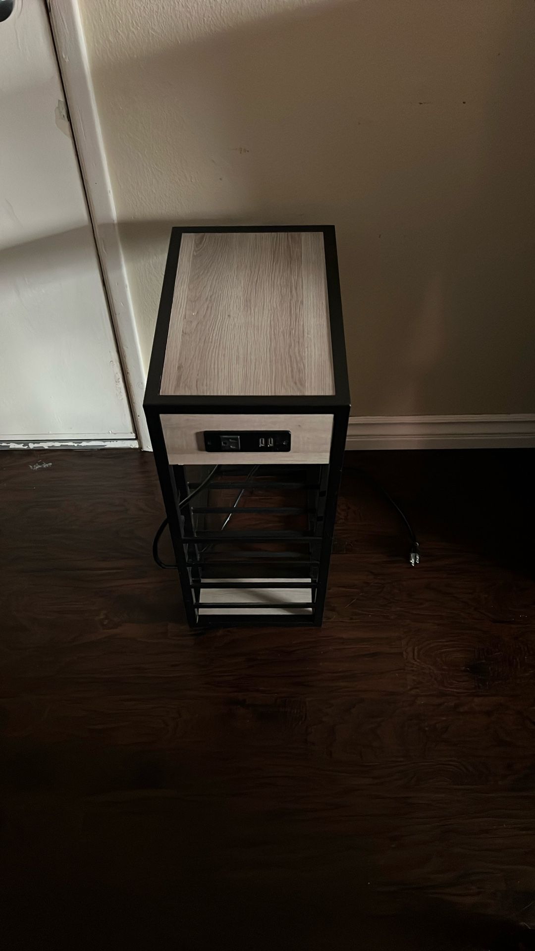 Table / Desk 