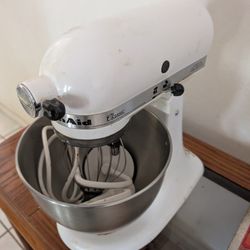 Kitchen Aid 10 Speed 4.5qt Mixer 