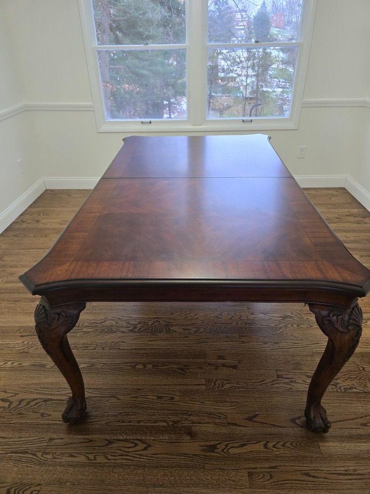 Dining Room Table/China Cabinet