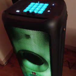 JBL PARTYBOX 1000 w/ JBL WIRED MICROPHONE INCLUDED