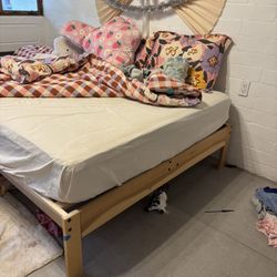 Solid Wood Queen Bed 