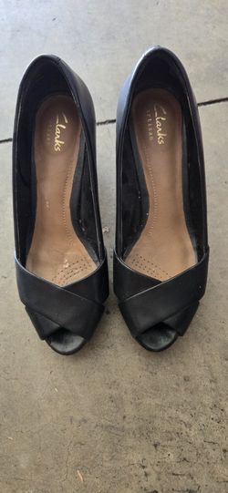 Clark Jennes cloud heels