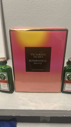 Victoria secret bombshell