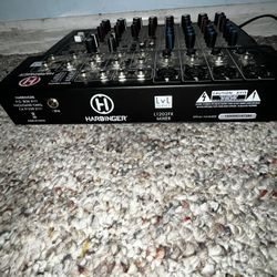 Harbinger LvL series L1202FX Mixer