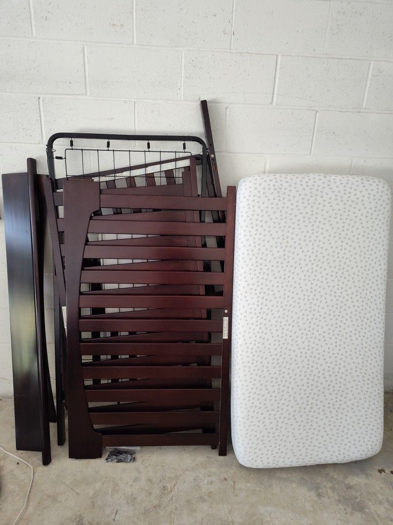 Baby Crib With Mattress
