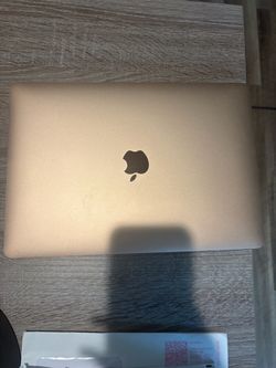 Mac Book Air ( M12020)