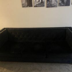 Vanida Charterhouse Couch