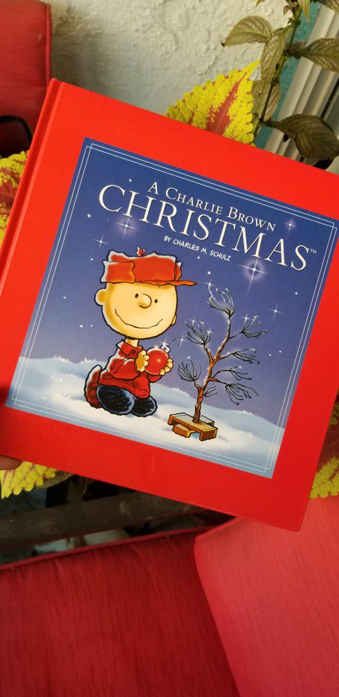 A Charlie Brown Christmas (Peanuts Friends Series) Book.