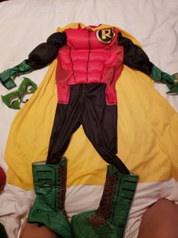 Boys costumes HALLOWEEN size small and medium