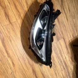 2021/2022/2023 Lincoln Aviator Left Headlights  Oem