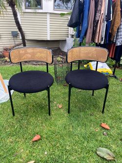 Set of chairs with rattan backs