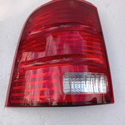 2002---2004 Ford Explorer LH Tail Light 